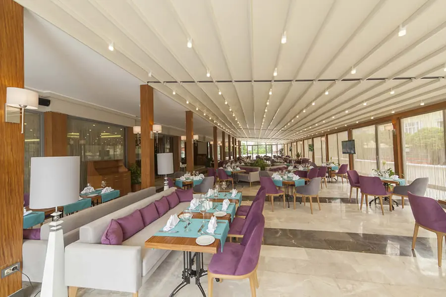 Larimar Teras Restaurant