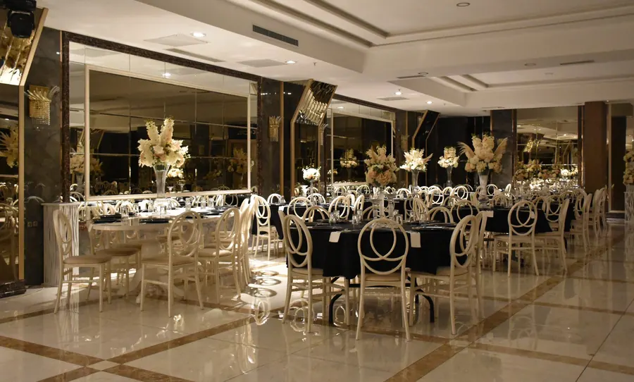 Bridal aisle and table layout